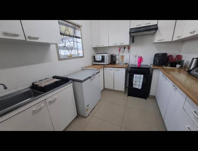 3 BEDROOM HOUSE FOR SALE IN LENTEGEUR